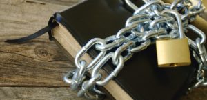 chained-bible-1